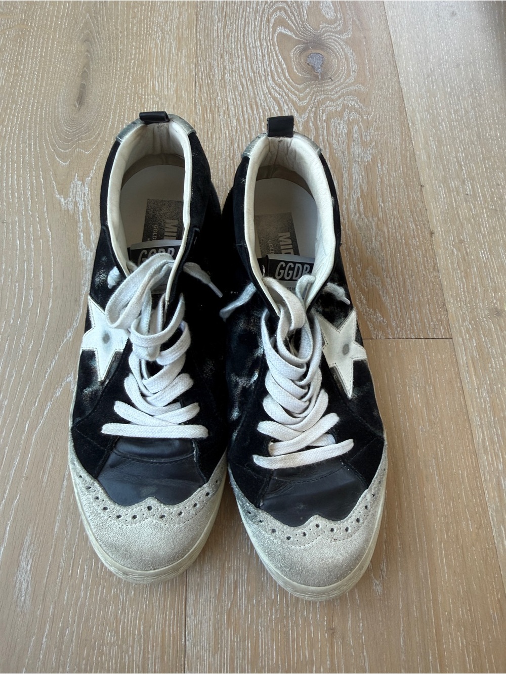 Golden Goose Black & White Mid Stars
